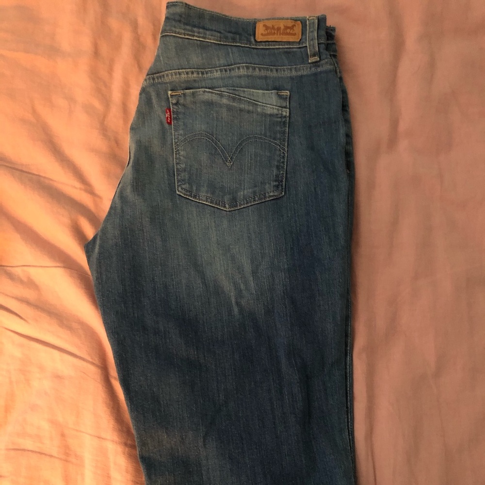 Levi Capri pants